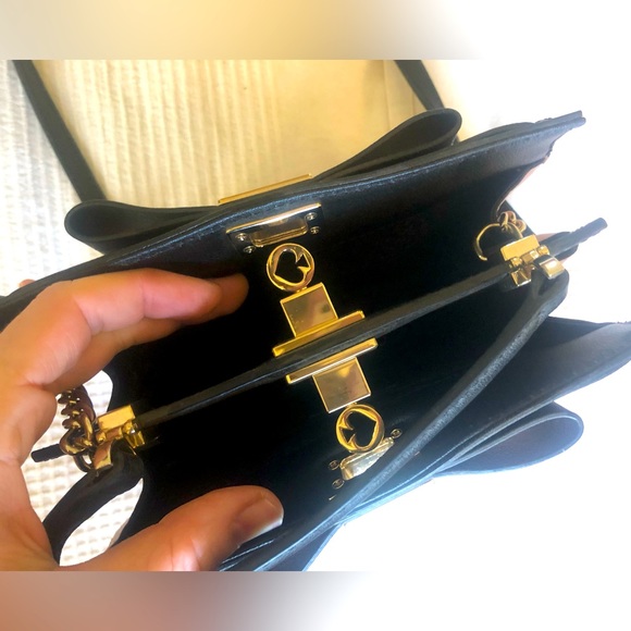 NWOT Kate Spade pink and black purse with gold details and chain - Picture 3 of 9